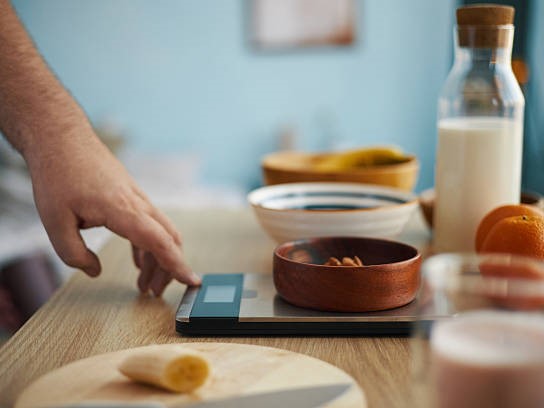 Digital vs. Mechanical Kitchen Scales: Which Is Better for Commercial Use